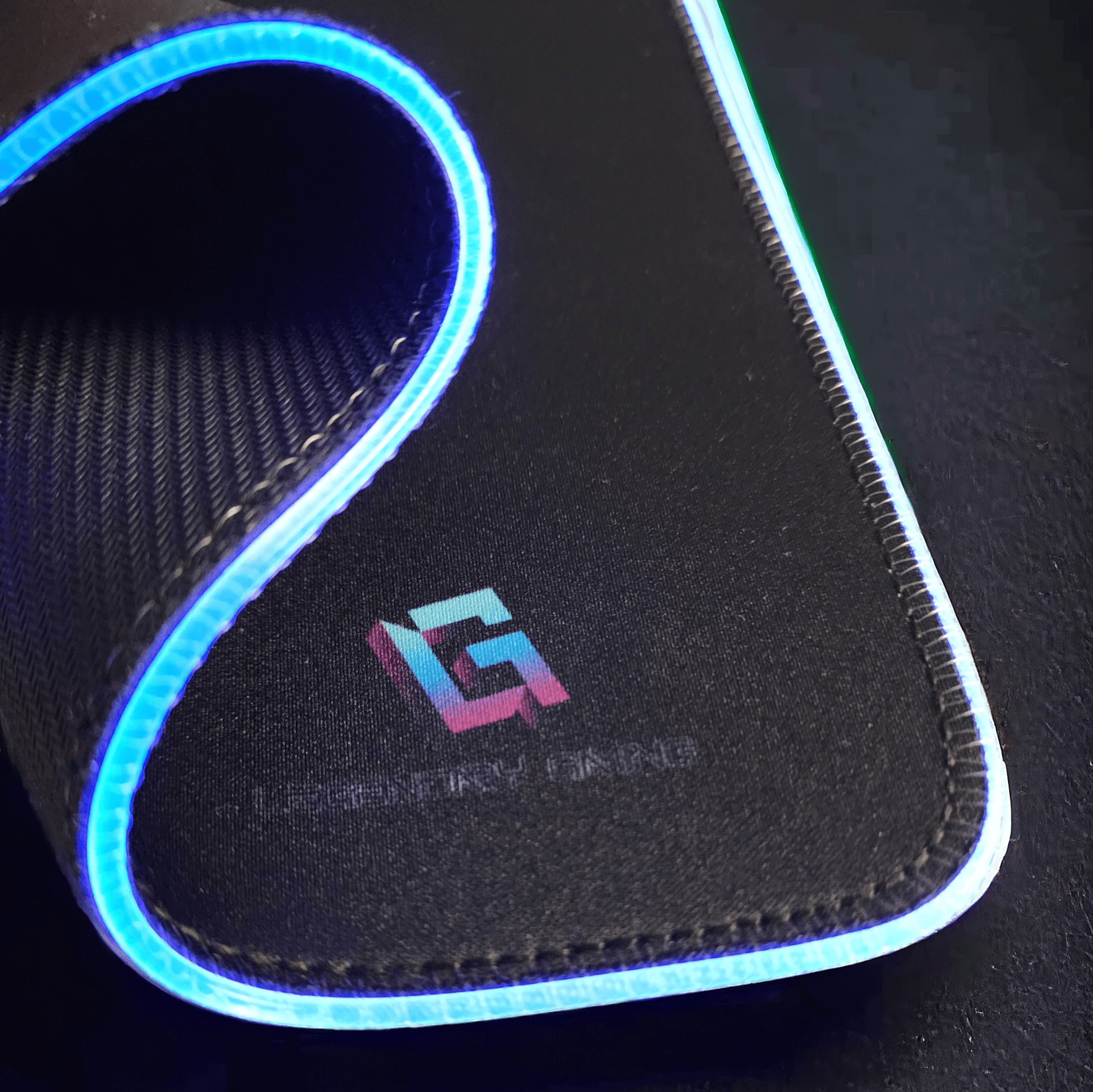 Mouse Pad RGB LED 12"x10" - Premium - Legendary Gaming